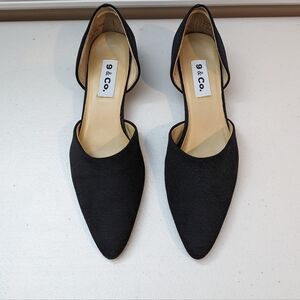 Women's Black tonal stripe slip on fabric low heel shoe. Size 8 medium